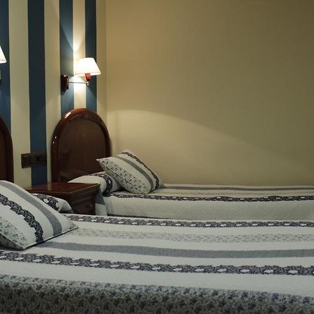 Hostal Ana Belen Мадрид Екстериор снимка