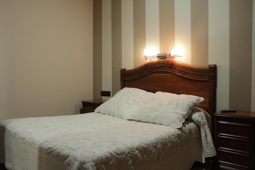 Hostal Ana Belen Мадрид Екстериор снимка