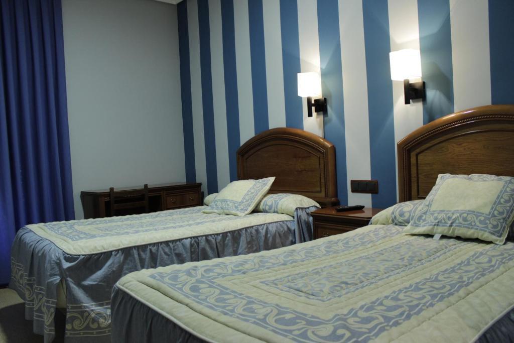 Hostal Ana Belen Мадрид Екстериор снимка