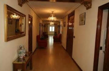 Hostal Ana Belen Мадрид Екстериор снимка